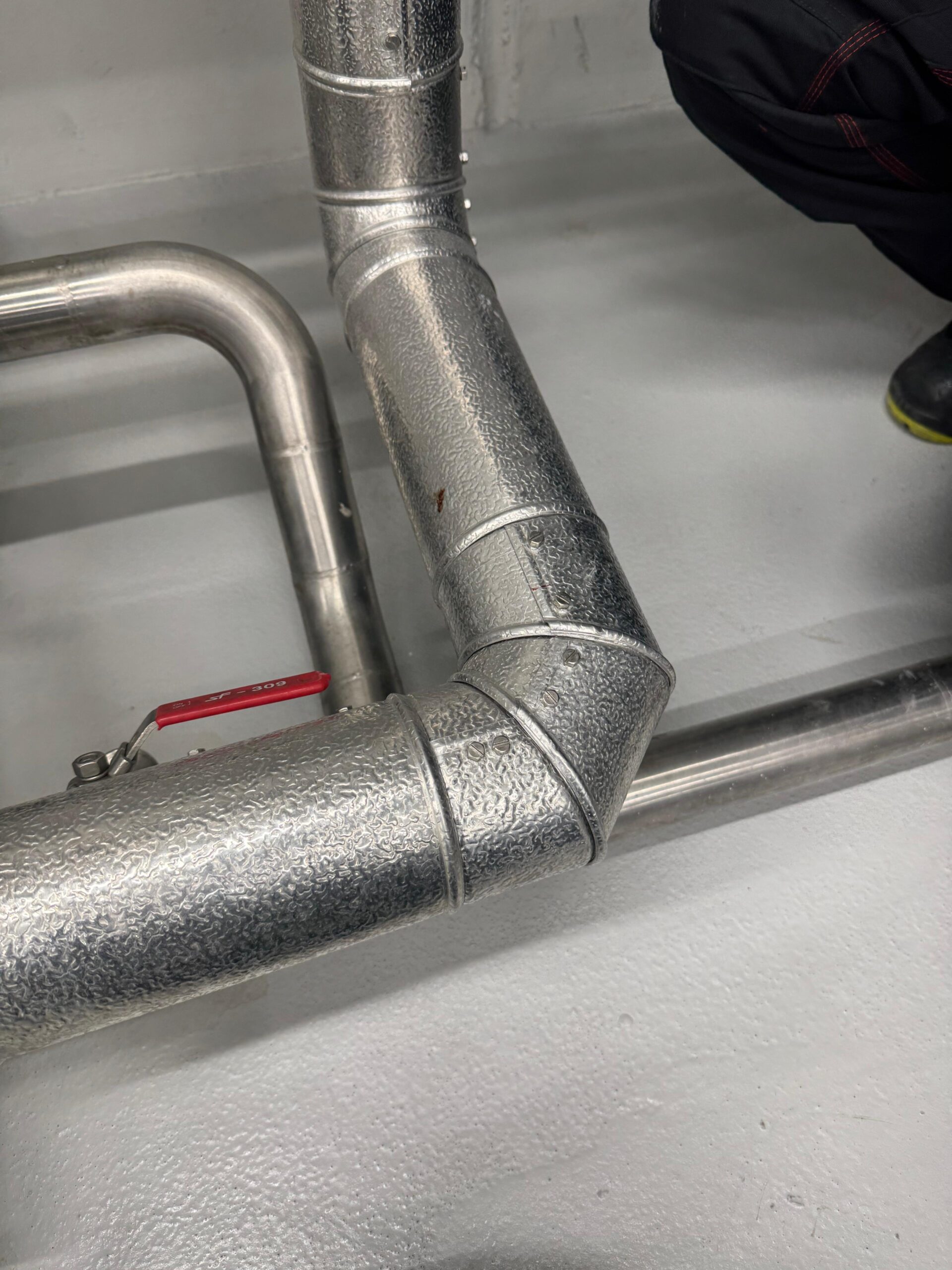 Wärmedämmung verkleidet mit Aluminium Grobkorn